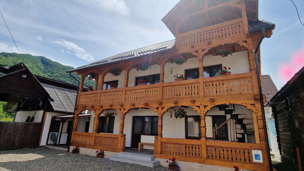 Apartamento La Mona Bîrsana Exterior foto